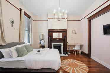 Near DT - Multiple rooms available