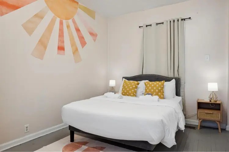 Near DT - Multiple rooms available