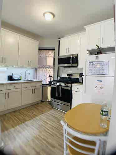 Room for rent in Midtown west