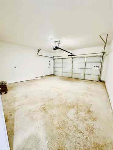 Move-in ready 2 private rooms!