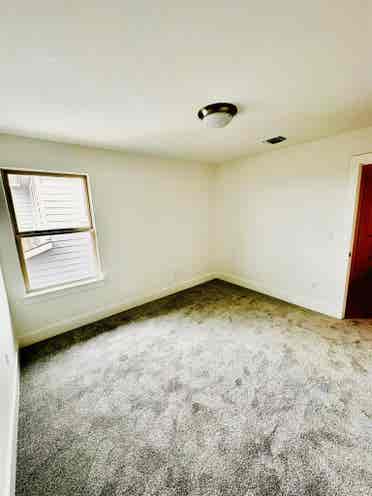 Move-in ready 2 private rooms!