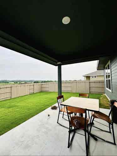 Move-in ready 2 private rooms!