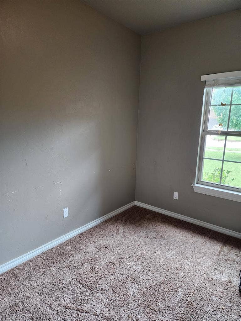 1 bedroom with closet for rent