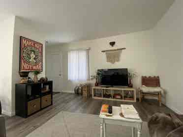 Looking 4 Female roommate