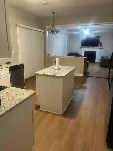 Looking for Roomate