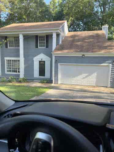 Looking for Roomate