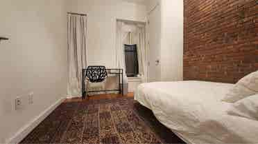I’m Offering a private roomm