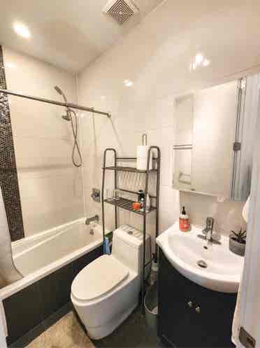 I’m Offering a private roomm