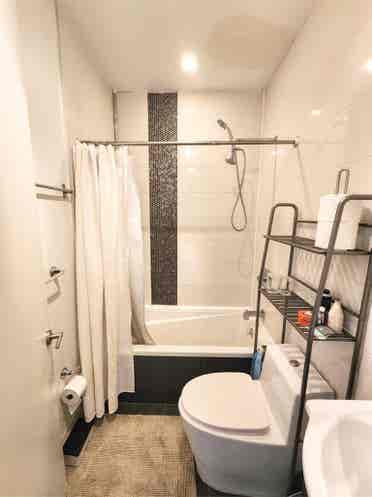 I’m Offering a private roomm