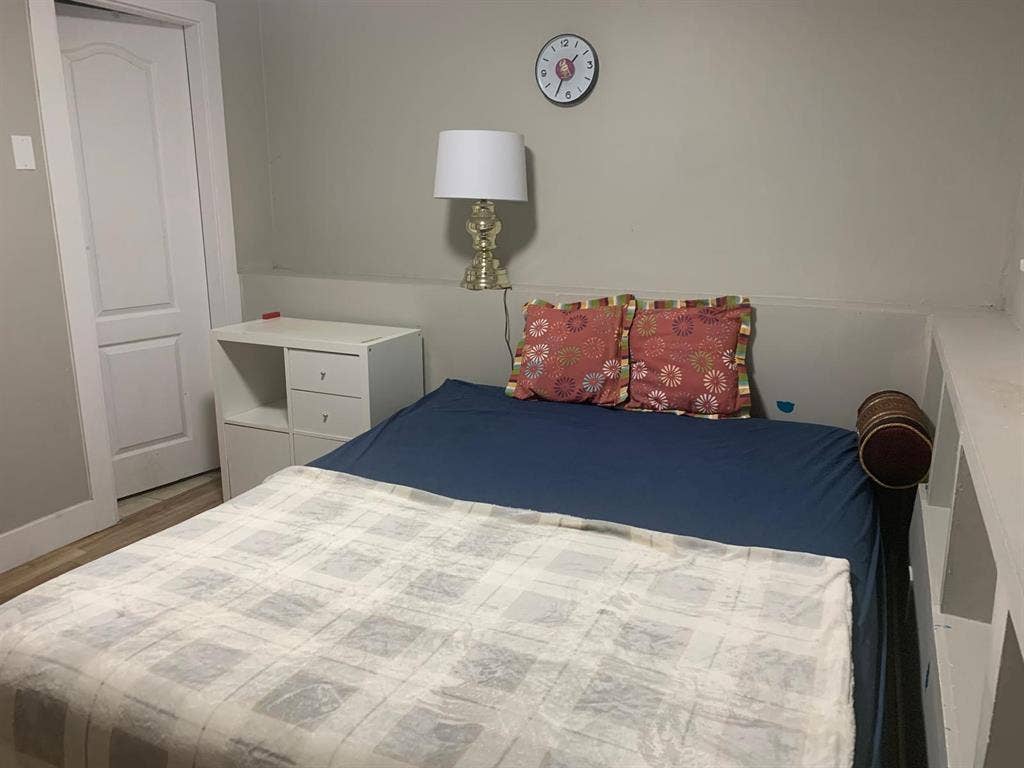 Furnished 1bedroom basement suite
