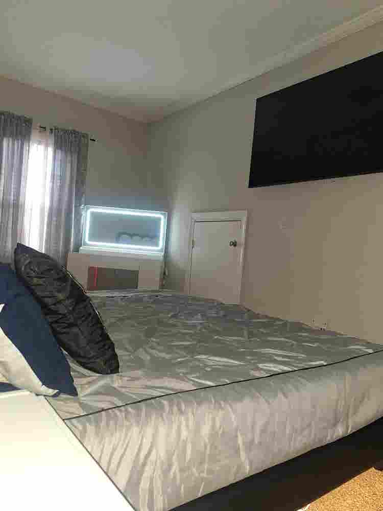 Newly Furnished  Bedrooms 4 Rent