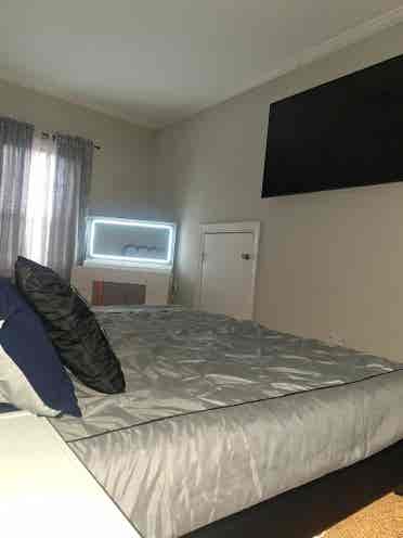 Newly Furnished  Bedrooms 4 Rent