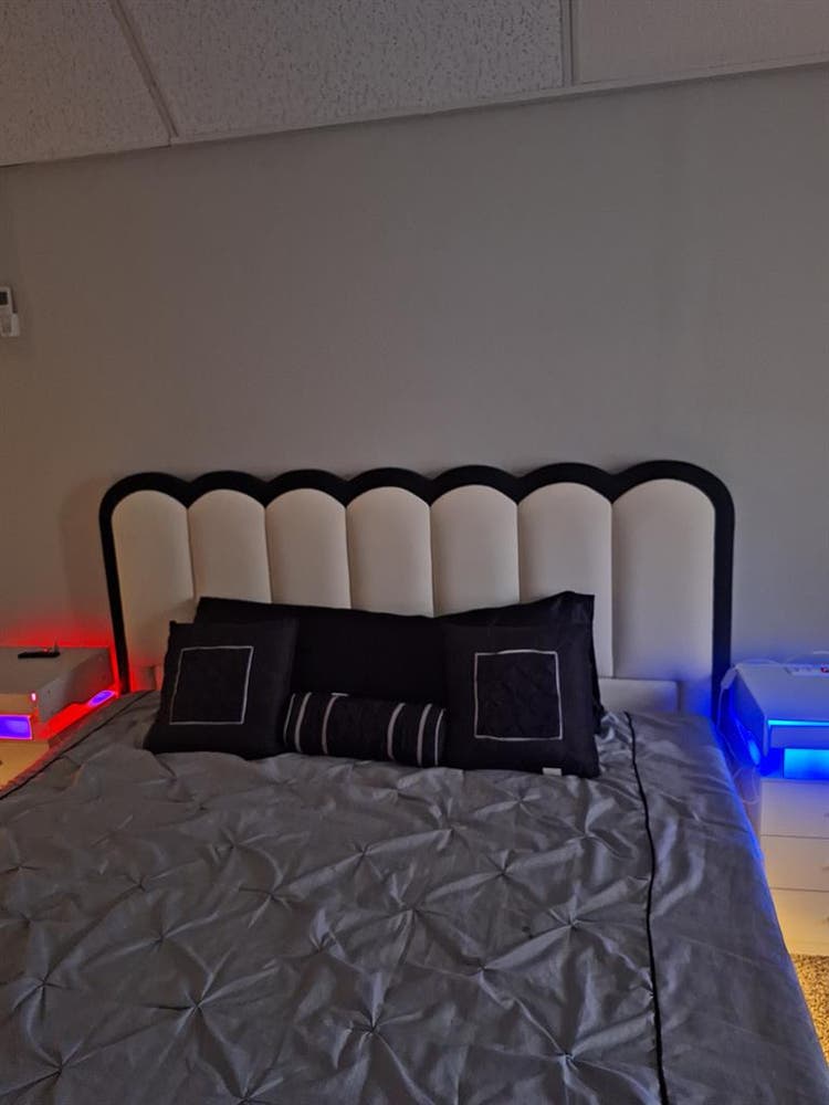 Newly Furnished  Bedrooms 4 Rent