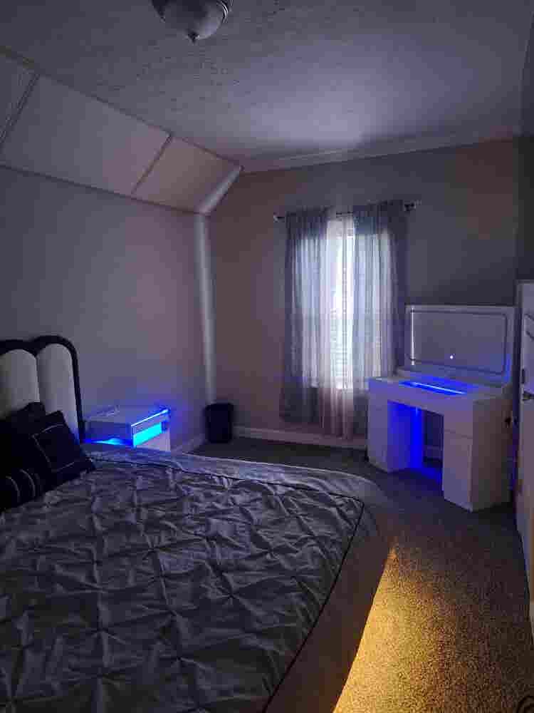 Newly Furnished  Bedrooms 4 Rent