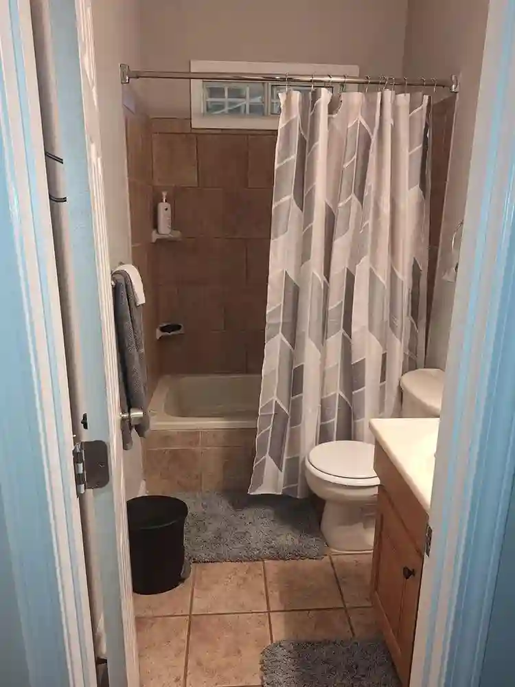 Newly Furnished Bedrooms 4 Rent