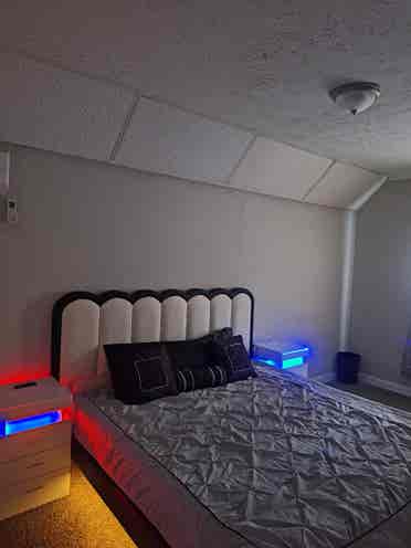 Newly Furnished  Bedrooms 4 Rent