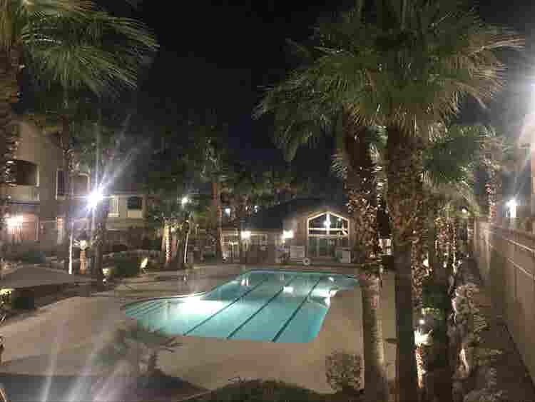 Fast GB 
Internet Pools Jacuzzis Gym