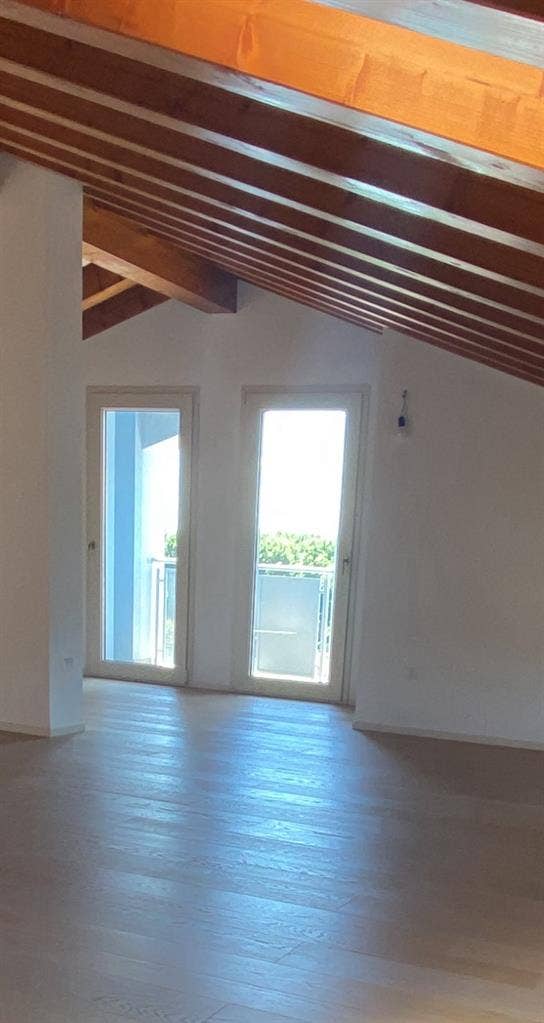 Due Camere da completare con bagno