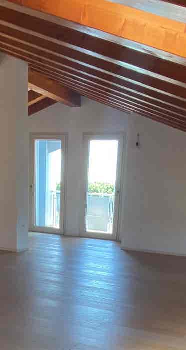 Due Camere da completare con bagno