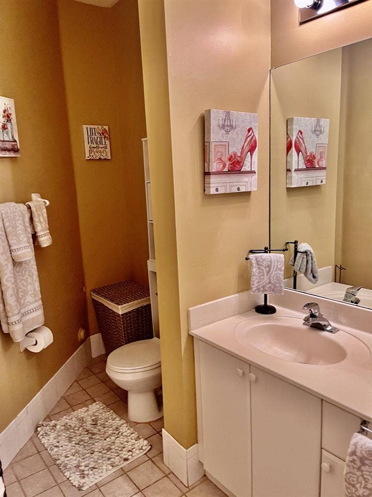 Quiet and comfy room for rent!