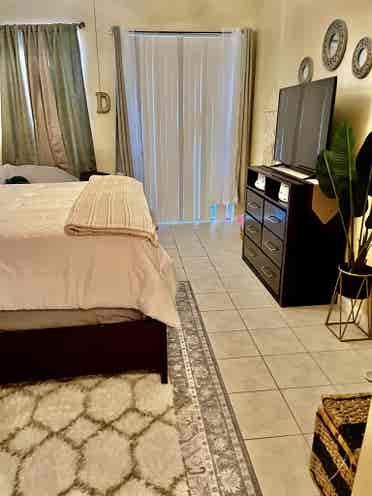 Quiet and comfy room for rent!