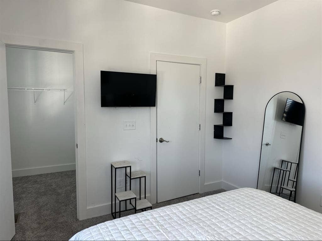 Bedroom w/ Private Bathroom