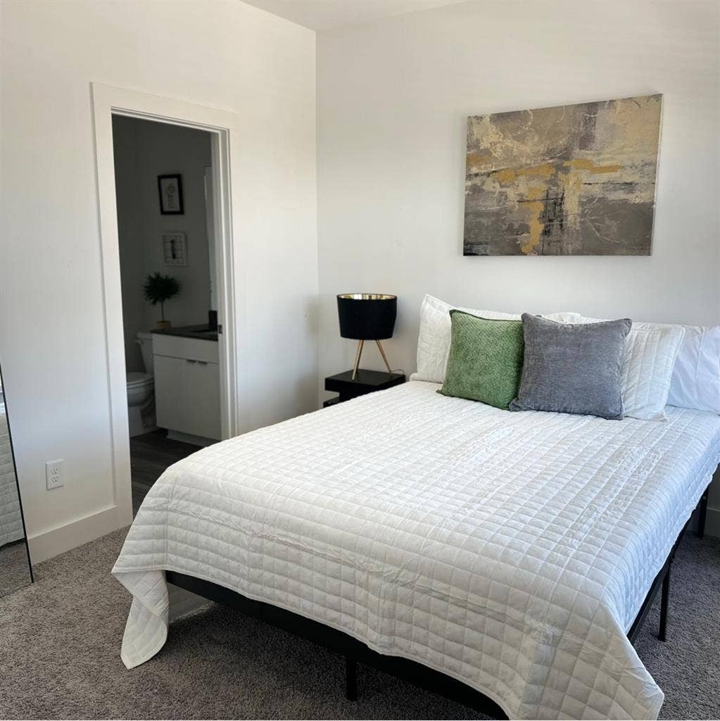 Bedroom w/ Private Bathroom