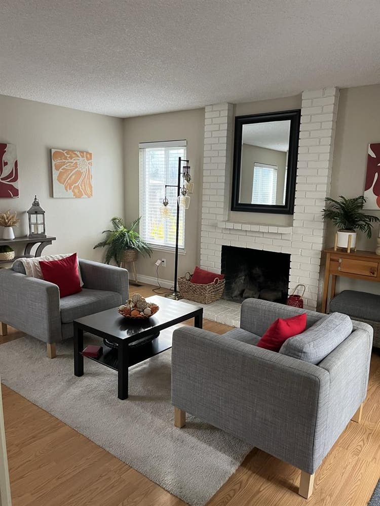 Looking for 1 roomate