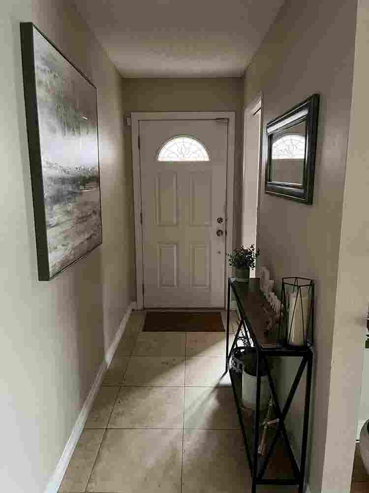 Looking for 1 roomate