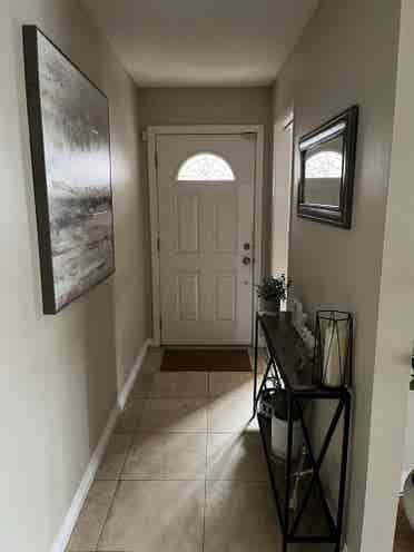 Looking for 1 roomate