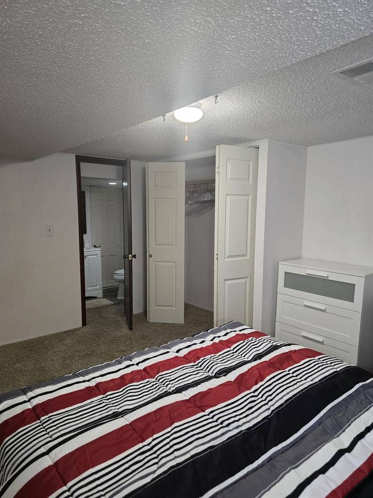 A private room - Utilities included