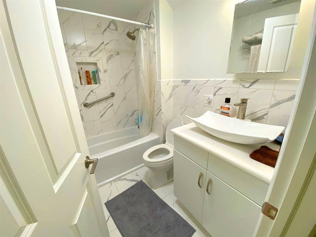 Beautiful, New, Home to Share!