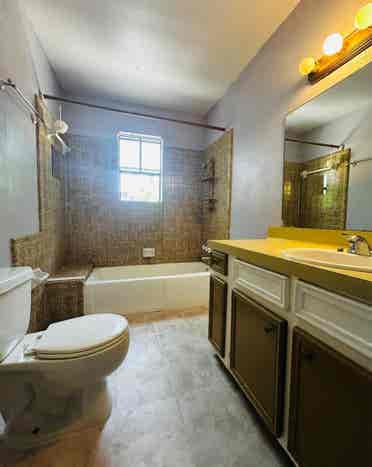 spacious 3 bedroom apartment