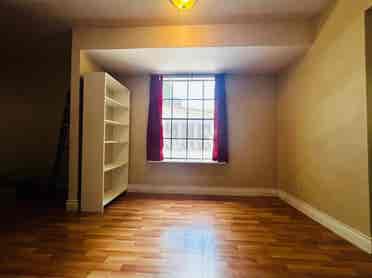 spacious 3 bedroom apartment