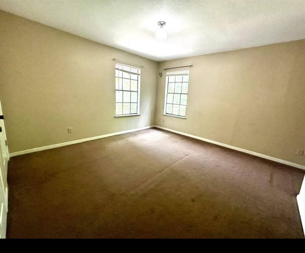 spacious 3 bedroom apartment