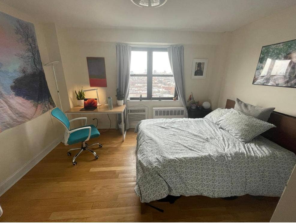 Wonderful Lg BR in with NYC Views