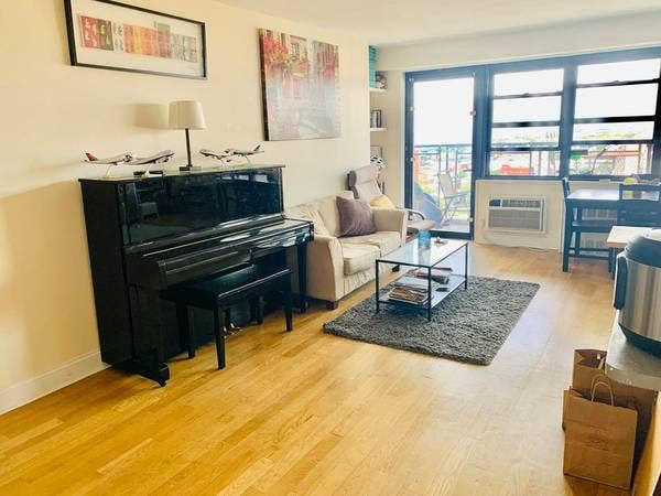 Wonderful Lg BR in with NYC Views