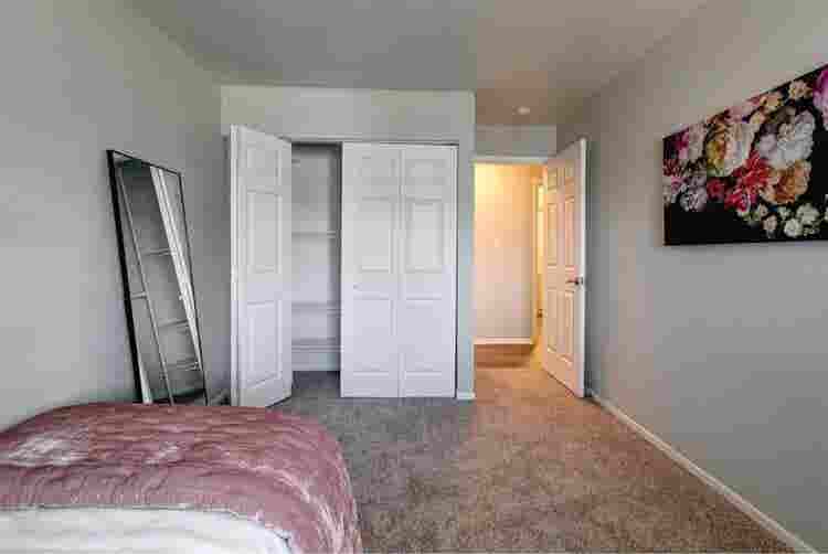 Available room for rent. $