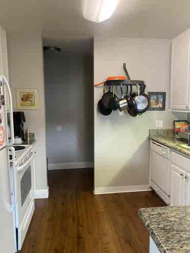 Looking for 1 female roommate