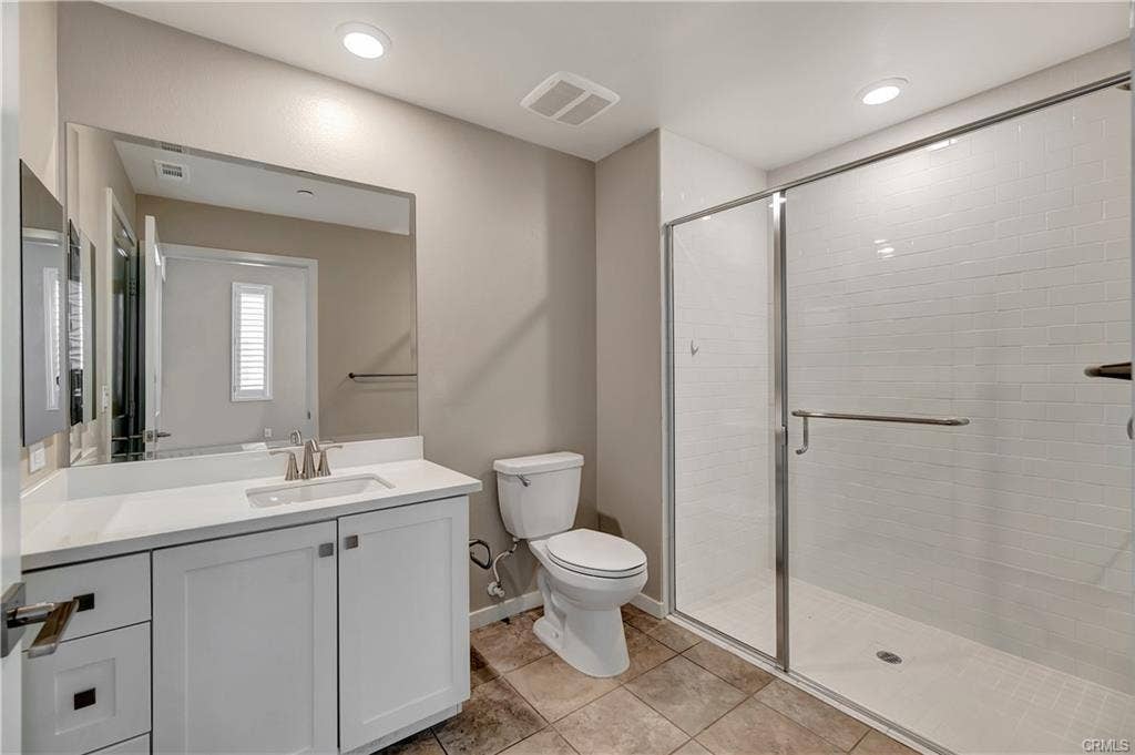 Private Room in Upgraded Condo