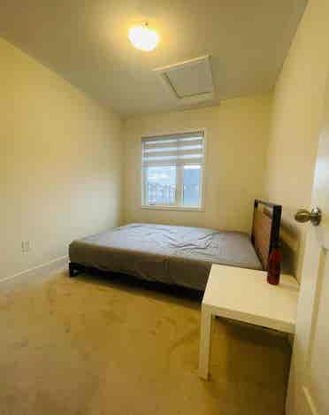 For Lease Elegant 3storey Townhouse