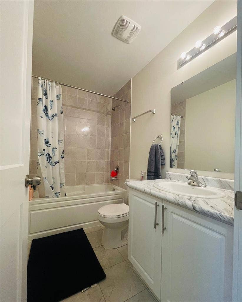 For Lease Elegant 3storey Townhouse