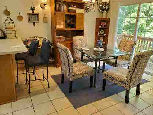 Beautiful furnished room/bathroom