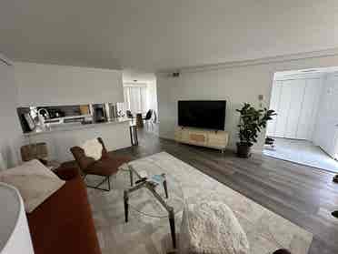 Sunlit Room in Spacious 2bed Condo
