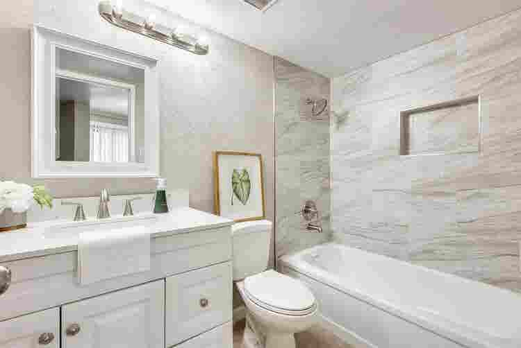 Sunlit Room in Spacious 2bed Condo