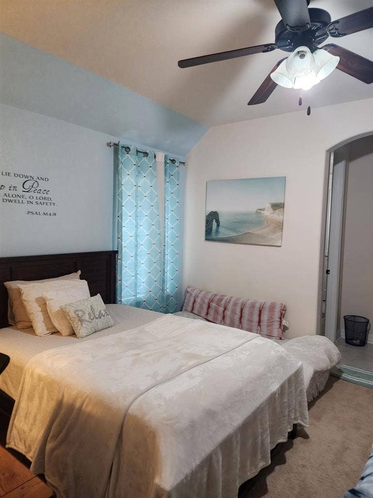 Wanted room mate !