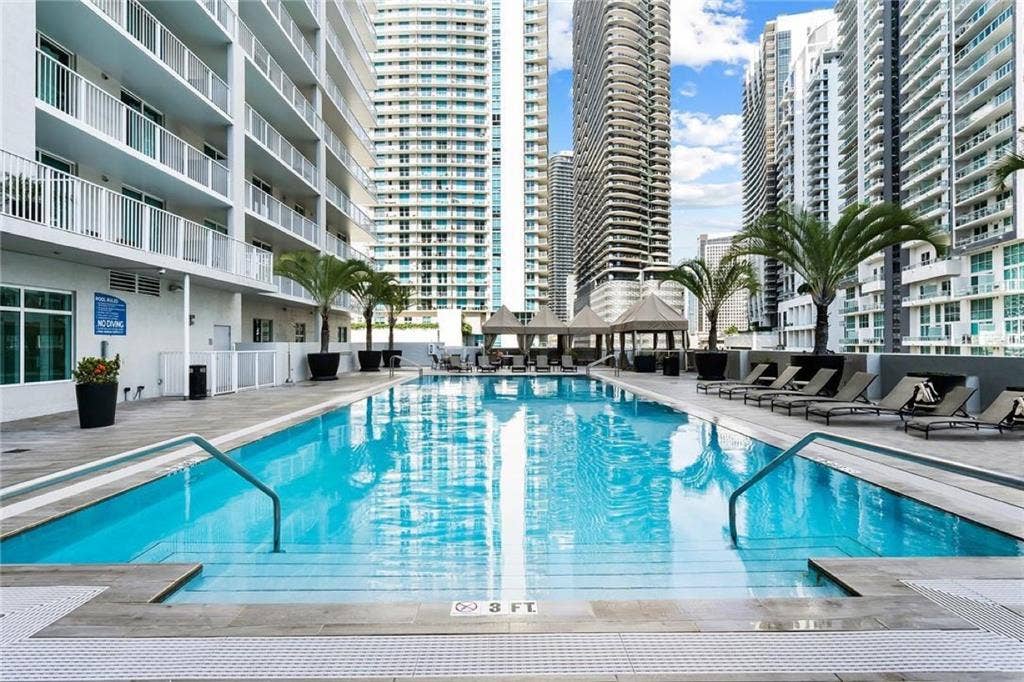 Room for rent Brickell. Furnished