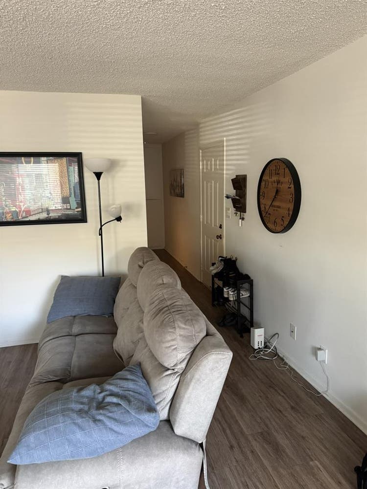 UCSB Pro w/ Room Available