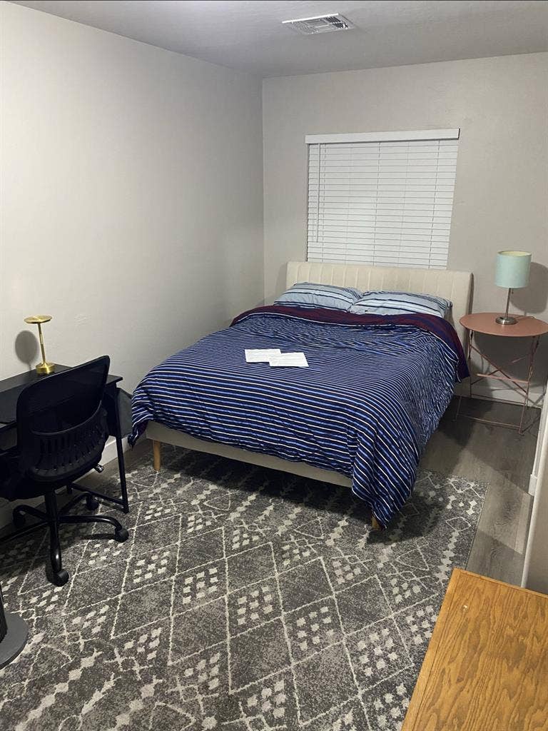 Private Room,Bathroom & Kitchenette
