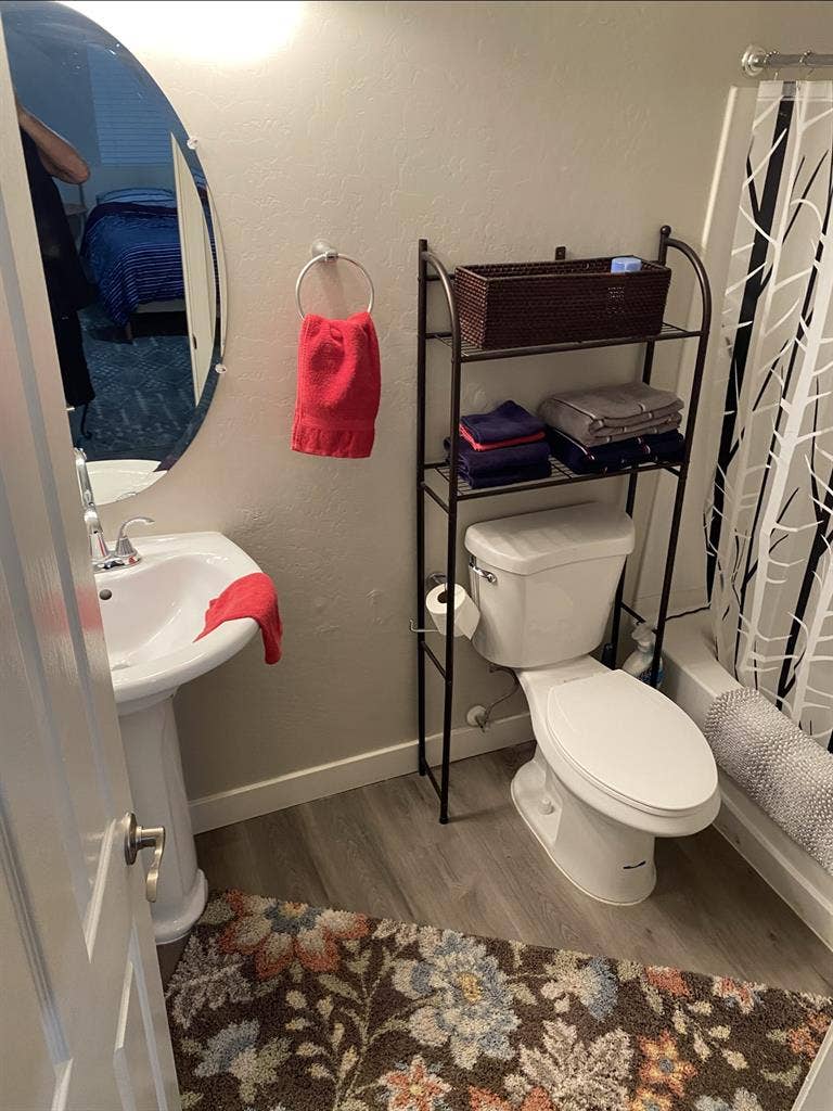 Private Room,Bathroom & Kitchenette